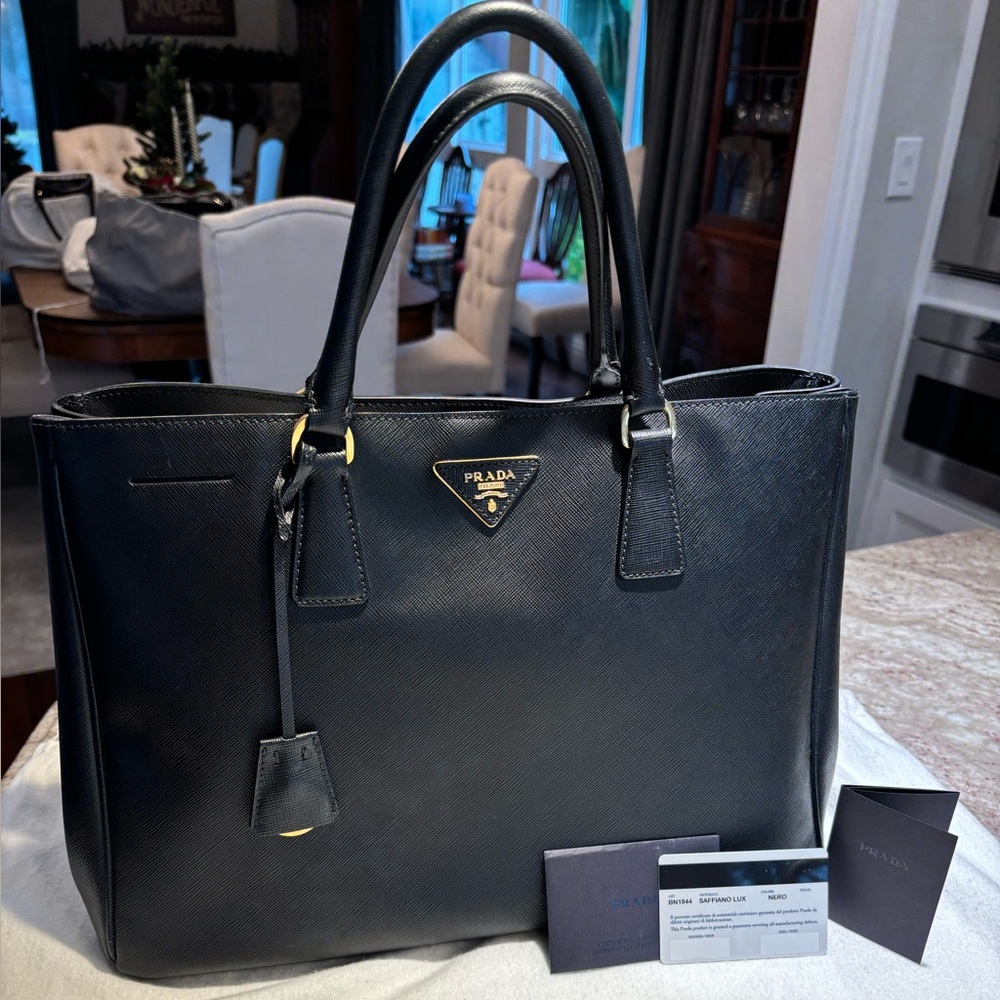 Prada Nero Saffiano Lux Leather Bag in excellent condition BN1844